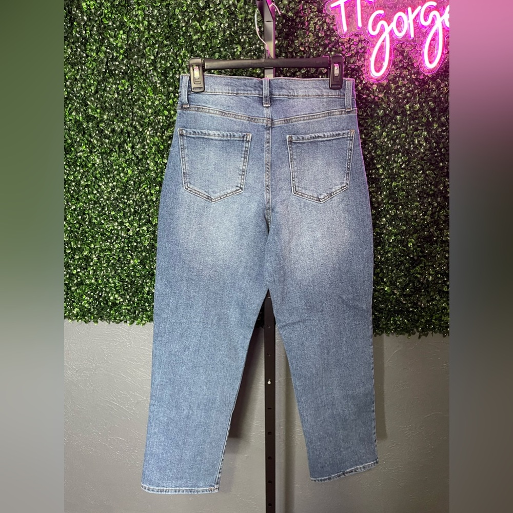 RE Generation by Celebrity Pink High Rise Jeans - Picture 2 of 3